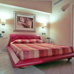 Touring Hotel